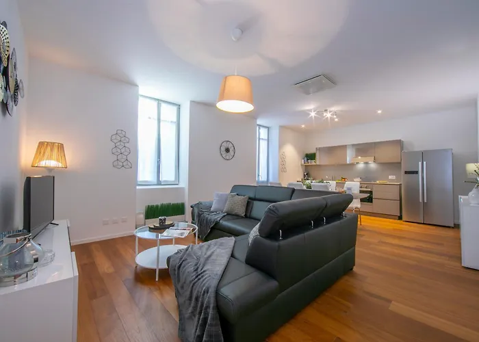 Star Of Lugano - Happy Rentals